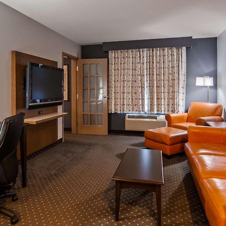 Best Western Plus Woodstock Hotel Conference Centre Esterno foto