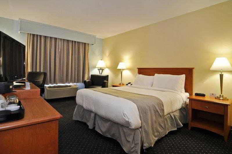 Best Western Plus Woodstock Hotel Conference Centre Esterno foto